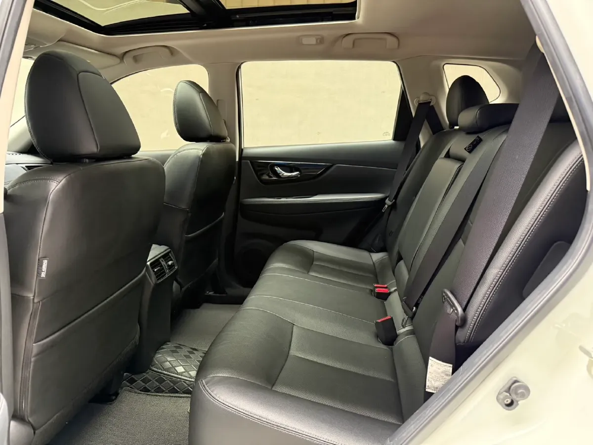 2023 Nissan X-Trail 2.0L 151HP L4 CVT,autocango,china used car exporter,china ev exporter,chinese used car exporter,chinese used ev exporter