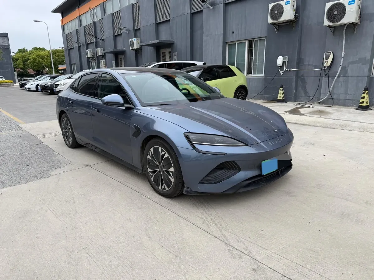 2022 AITO AITO M5 Range Extended 125HP REEV 40KWH,autocango,china used car exporter,china ev exporter,chinese used car exporter,chinese used ev exporter