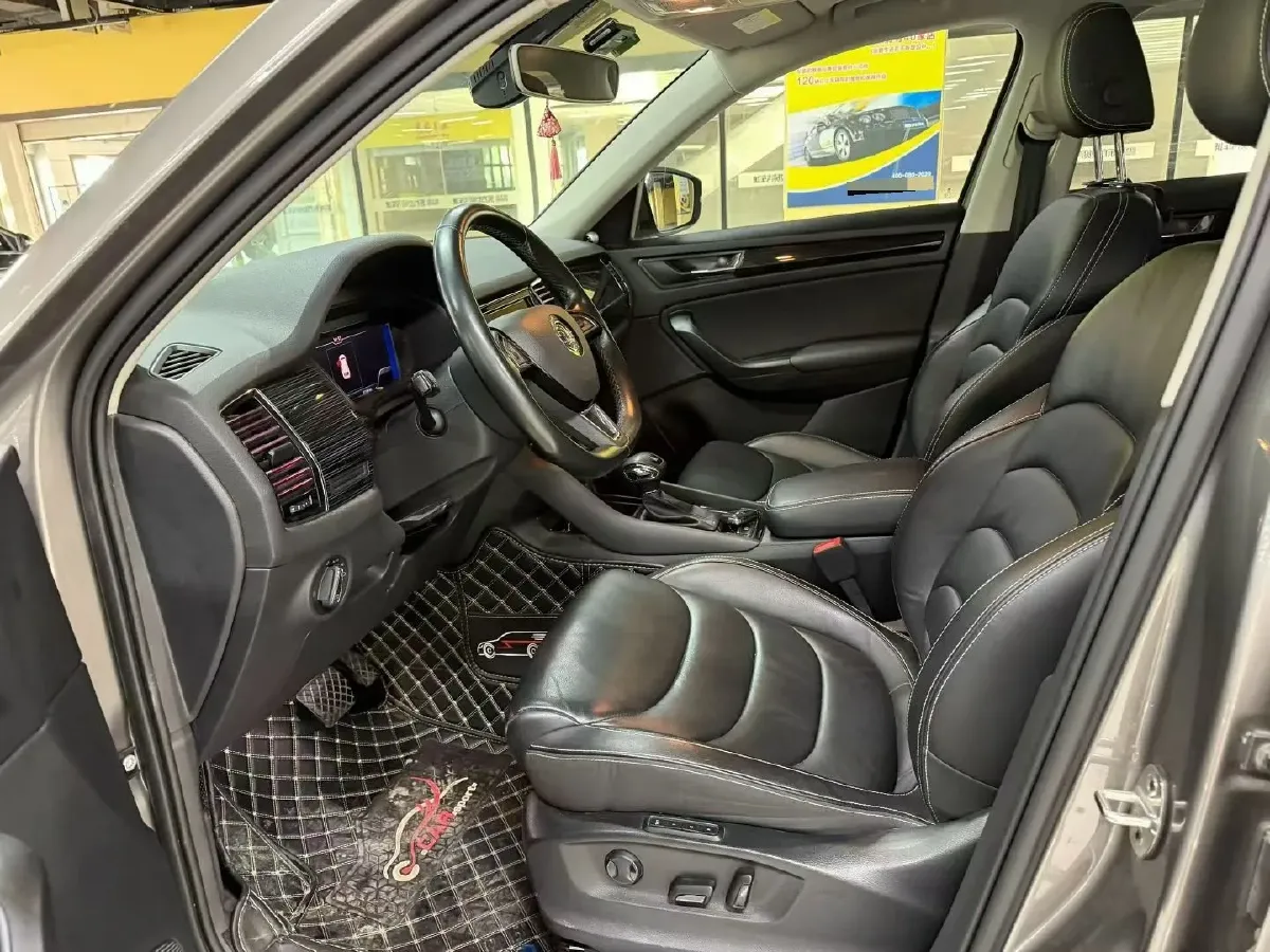2019 Skoda Superb 2.0T 220HP L4 7DCT,autocango,china used car exporter,china ev exporter,chinese used car exporter,chinese used ev exporter