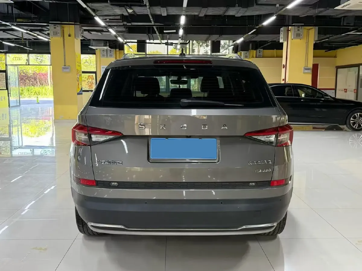 2019 Skoda Superb 2.0T 220HP L4 7DCT,autocango,china used car exporter,china ev exporter,chinese used car exporter,chinese used ev exporter