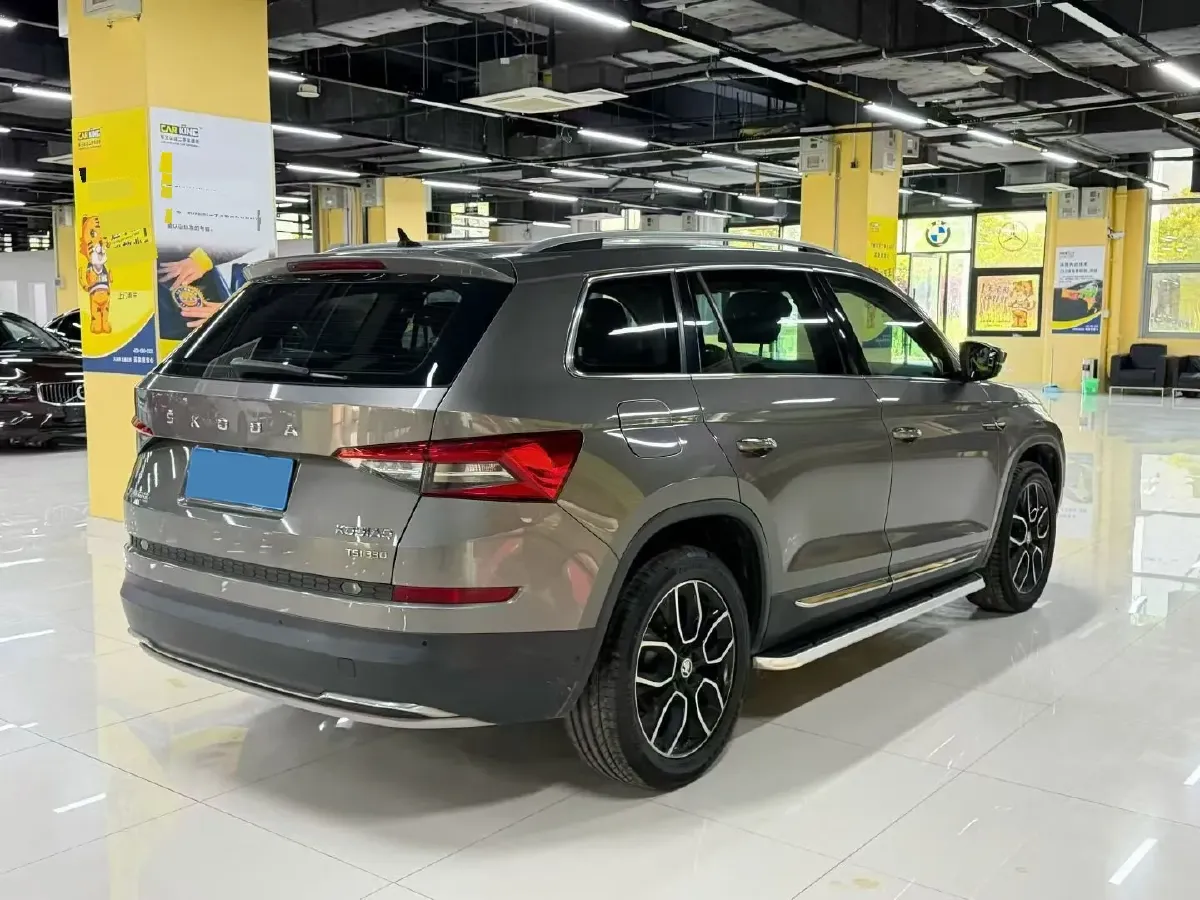 2019 Skoda Superb 2.0T 220HP L4 7DCT,autocango,china used car exporter,china ev exporter,chinese used car exporter,chinese used ev exporter