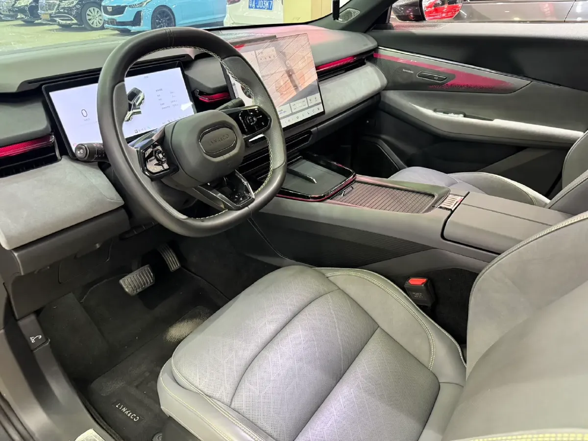 2025 LYNK&CO 08 EM-P 1.5T 163HP L4 3DHT PHEV 21.2KWH,autocango,china used car exporter,china ev exporter,chinese used car exporter,chinese used ev exporter