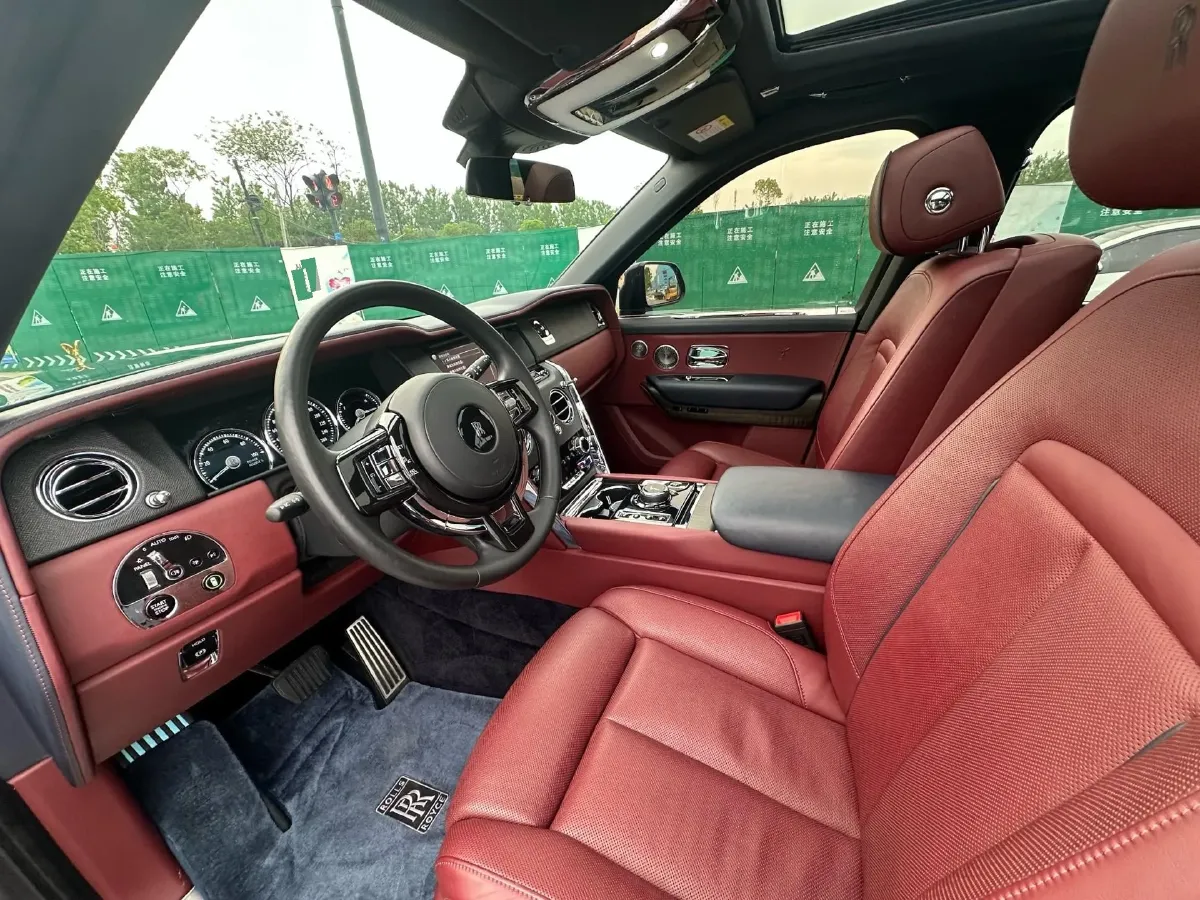 2018 Rolls-Royce Cullinan 6.7T 571HP V12 8AT,autocango,china used car exporter,china ev exporter,chinese used car exporter,chinese used ev exporter