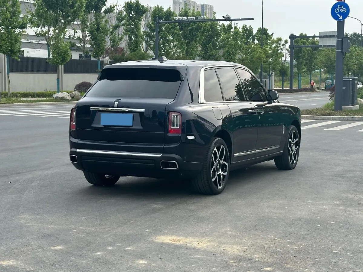 2018 Rolls-Royce Cullinan 6.7T 571HP V12 8AT,autocango,china used car exporter,china ev exporter,chinese used car exporter,chinese used ev exporter