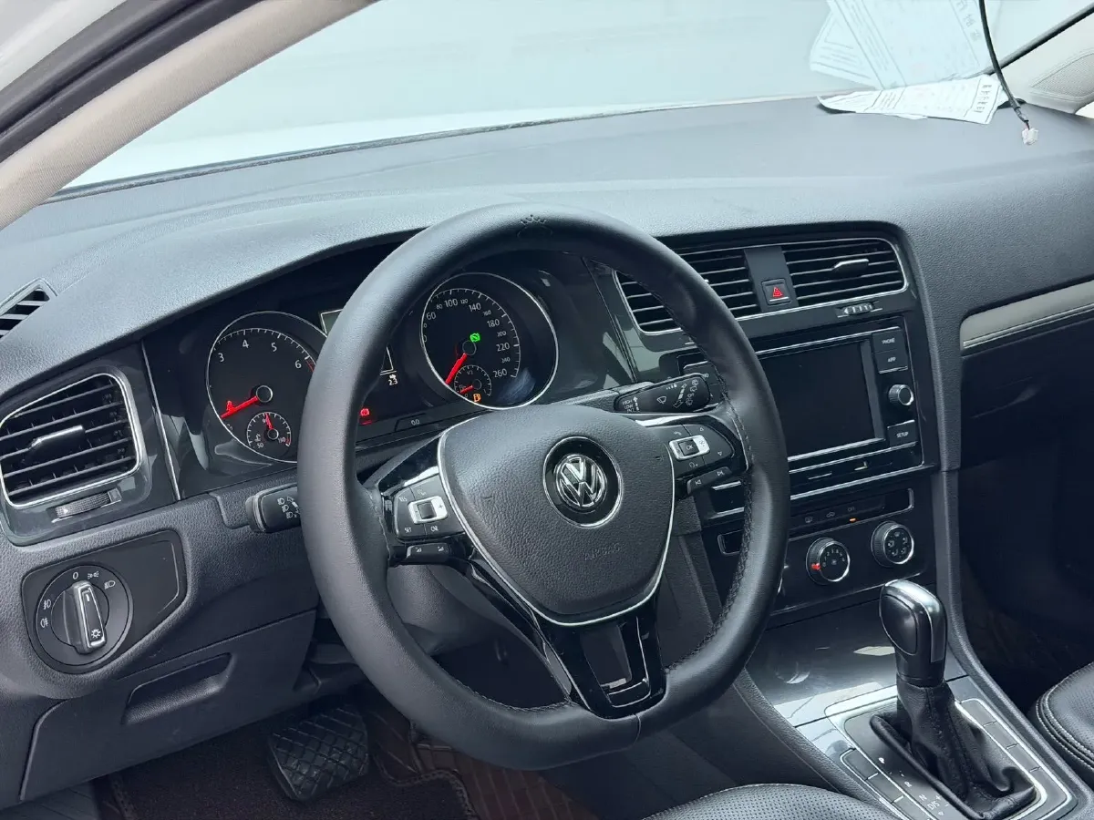 2018 Volkswagen Golf 1.6L 110HP L4 6AT,autocango,china used car exporter,china ev exporter,chinese used car exporter,chinese used ev exporter