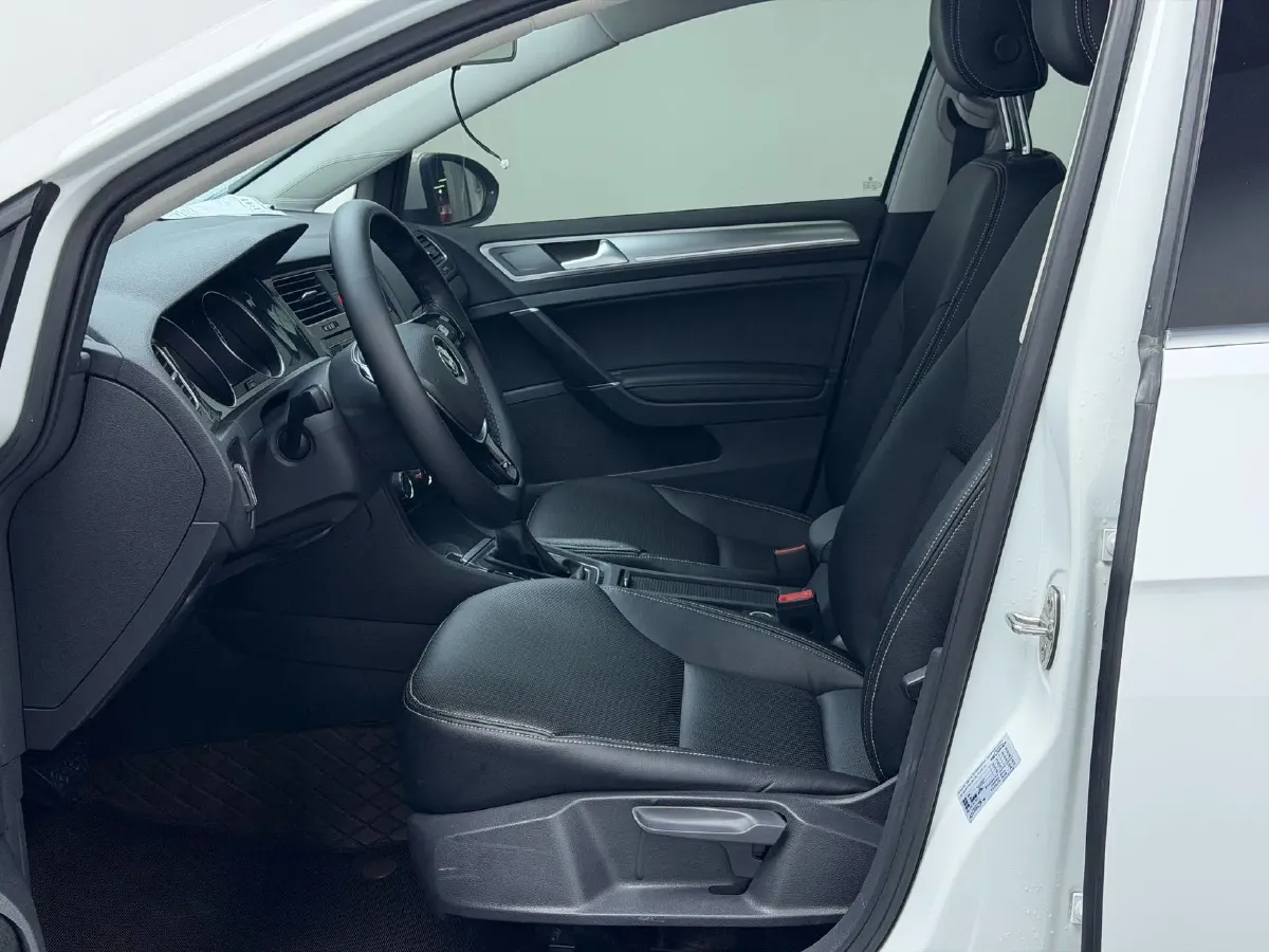 2018 Volkswagen Golf 1.6L 110HP L4 6AT,autocango,china used car exporter,china ev exporter,chinese used car exporter,chinese used ev exporter