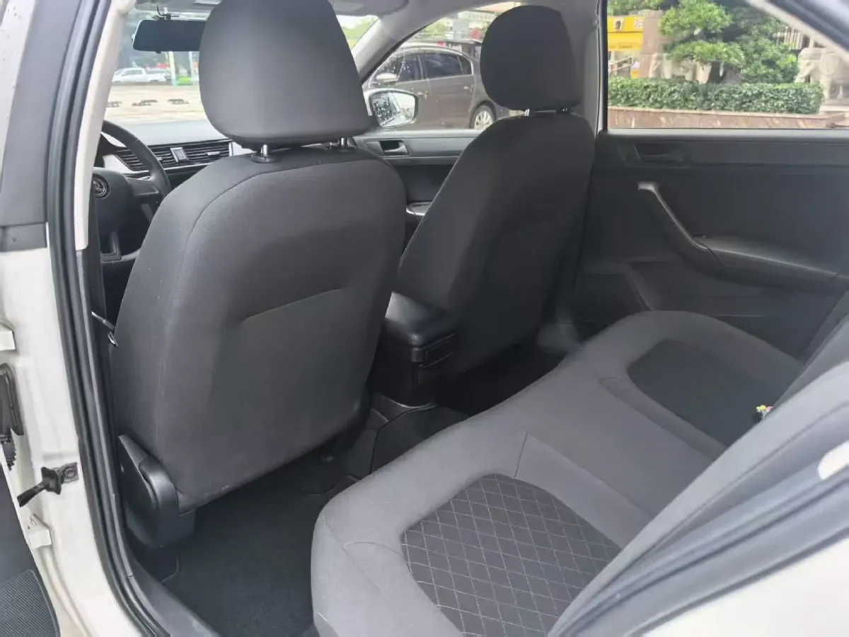 2020 Skoda Rapid 1.5L 112HP L4 6AT,autocango,china used car exporter,china ev exporter,chinese used car exporter,chinese used ev exporter