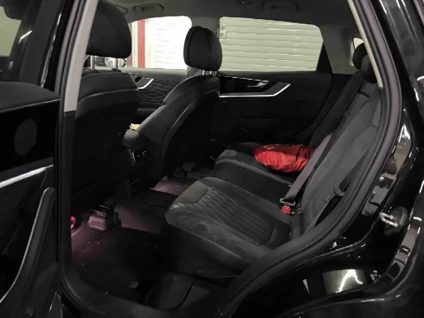 2022 HongQi HS5 2.0T 224HP L4 6AT,autocango,china used car exporter,china ev exporter,chinese used car exporter,chinese used ev exporter