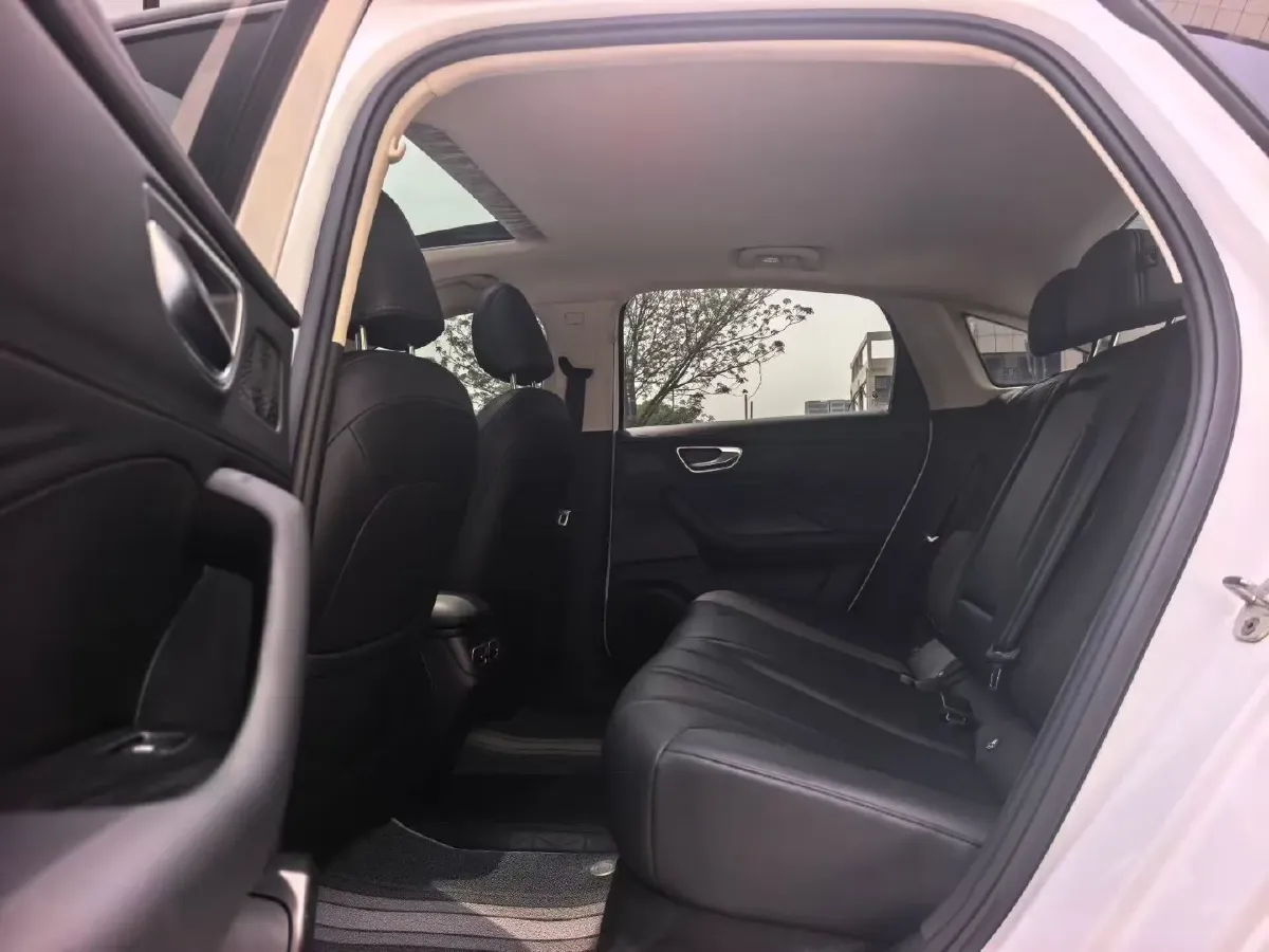 2023 Roewe D7 1.5L 112HP L4 1DHT PHEV 21.4KWH,autocango,china used car exporter,china ev exporter,chinese used car exporter,chinese used ev exporter