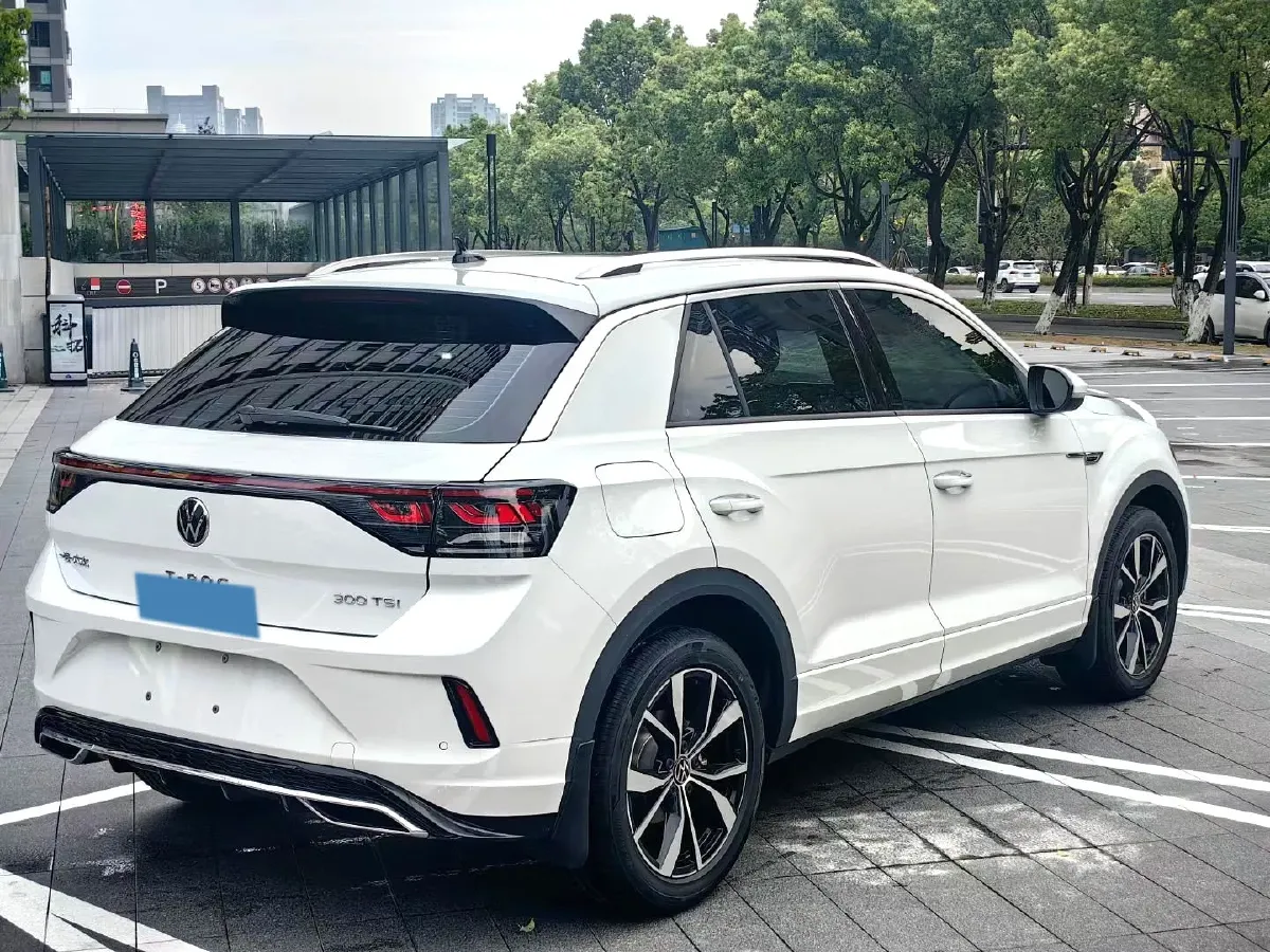 2024 Volkswagen T-Roc 1.5T 160HP L4 7DCT,autocango,china used car exporter,china ev exporter,chinese used car exporter,chinese used ev exporter