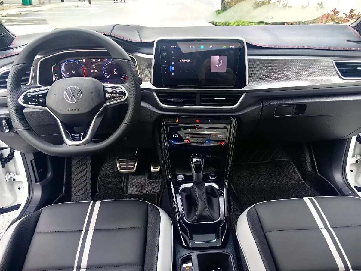 2024 Volkswagen T-Roc 1.5T 160HP L4 7DCT,autocango,china used car exporter,china ev exporter,chinese used car exporter,chinese used ev exporter
