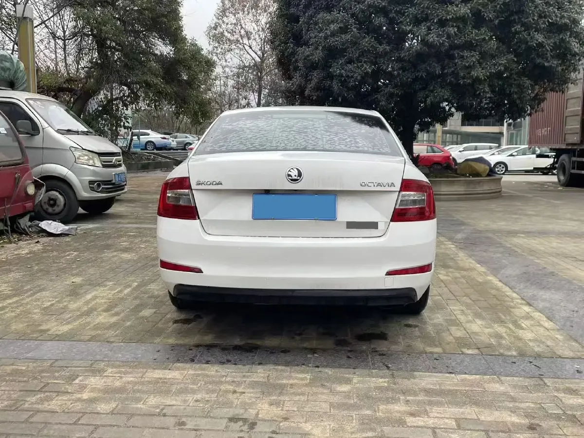 2017 Skoda Octavia 1.6L 110HP L4 6AT,autocango,china used car exporter,china ev exporter,chinese used car exporter,chinese used ev exporter