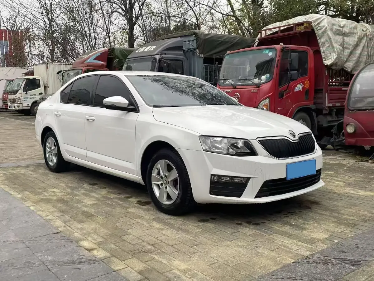 2017 Skoda Octavia 1.6L 110HP L4 6AT,autocango,china used car exporter,china ev exporter,chinese used car exporter,chinese used ev exporter