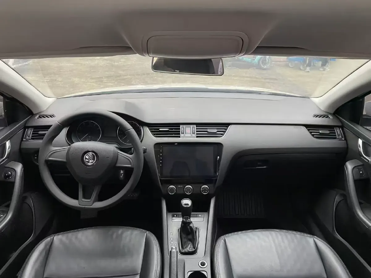 2017 Skoda Octavia 1.6L 110HP L4 6AT,autocango,china used car exporter,china ev exporter,chinese used car exporter,chinese used ev exporter