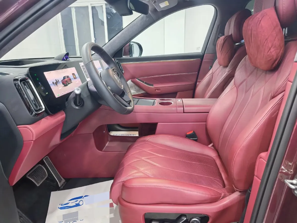 2025 AITO AITO M8 REEV 160HP REEV 53.4KWH,autocango,china used car exporter,china ev exporter,chinese used car exporter,chinese used ev exporter