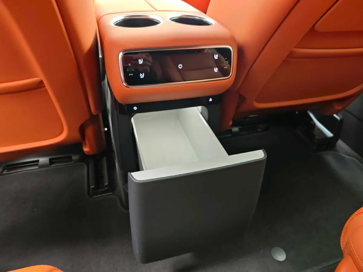 2025 Li L8 Range Extended 154HP REEV,autocango,china used car exporter,china ev exporter,chinese used car exporter,chinese used ev exporter
