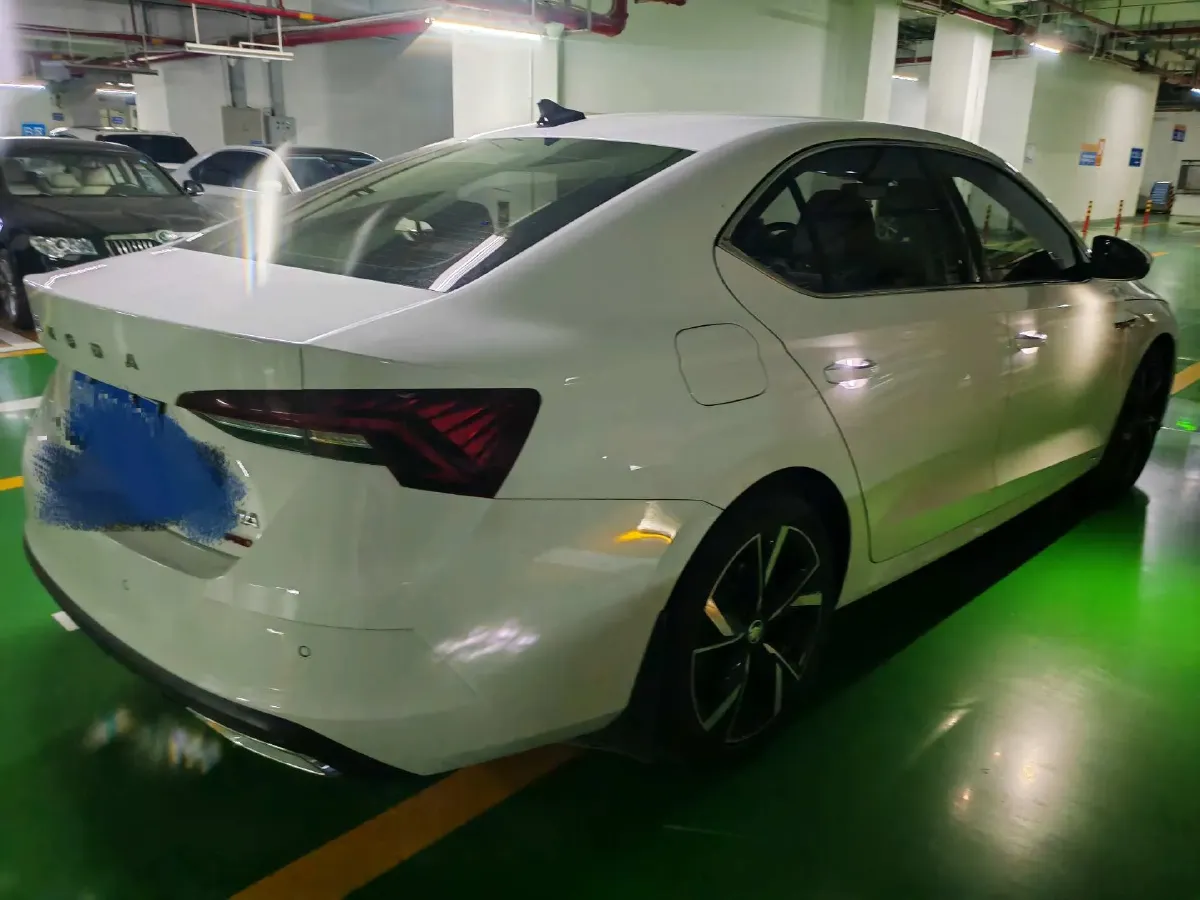 2021 Skoda Octavia 1.4T 150HP L4 7DCT,autocango,china used car exporter,china ev exporter,chinese used car exporter,chinese used ev exporter