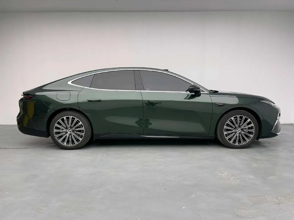 2025 Geely Galaxy Starshine 8 1.5T 163HP L4 3DHT PHEV 27.69KWH,autocango,china used car exporter,china ev exporter,chinese used car exporter,chinese used ev exporter
