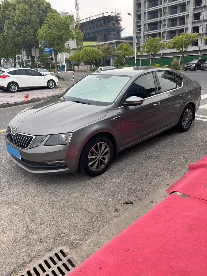 2019 Skoda Octavia 1.5L 116HP L4 6AT,autocango,china used car exporter,china ev exporter,chinese used car exporter,chinese used ev exporter