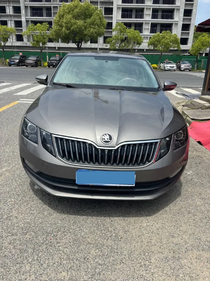2019 Skoda Octavia 1.5L 116HP L4 6AT,autocango,china used car exporter,china ev exporter,chinese used car exporter,chinese used ev exporter