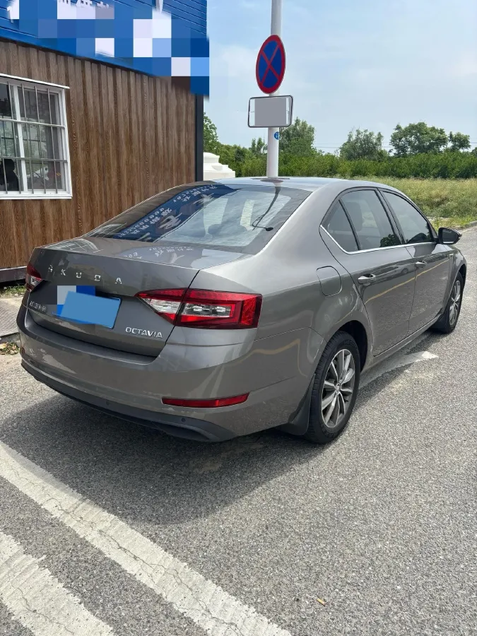 2019 Skoda Octavia 1.5L 116HP L4 6AT,autocango,china used car exporter,china ev exporter,chinese used car exporter,chinese used ev exporter
