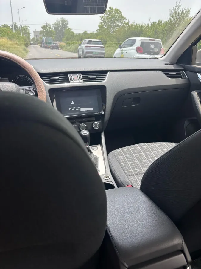 2019 Skoda Octavia 1.5L 116HP L4 6AT,autocango,china used car exporter,china ev exporter,chinese used car exporter,chinese used ev exporter