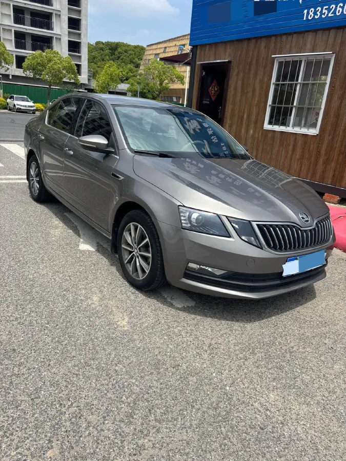 2019 Skoda Octavia 1.5L 116HP L4 6AT,autocango,china used car exporter,china ev exporter,chinese used car exporter,chinese used ev exporter