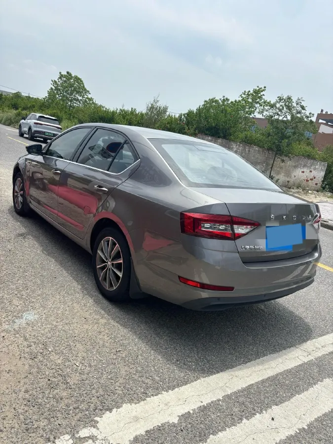 2019 Skoda Octavia 1.5L 116HP L4 6AT,autocango,china used car exporter,china ev exporter,chinese used car exporter,chinese used ev exporter