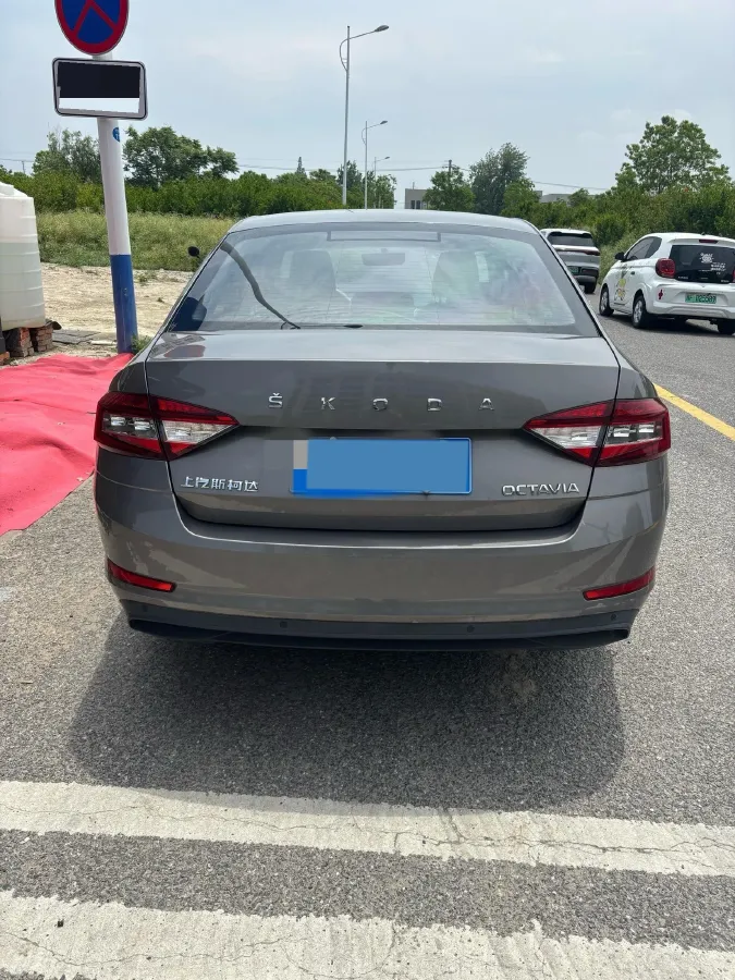 2019 Skoda Octavia 1.5L 116HP L4 6AT,autocango,china used car exporter,china ev exporter,chinese used car exporter,chinese used ev exporter