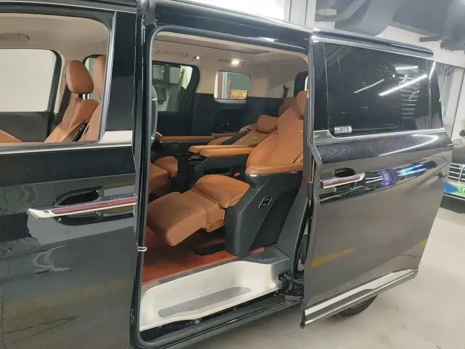 2023 HongQi HQ9 2.0T 252HP L4 8AT,autocango,china used car exporter,china ev exporter,chinese used car exporter,chinese used ev exporter