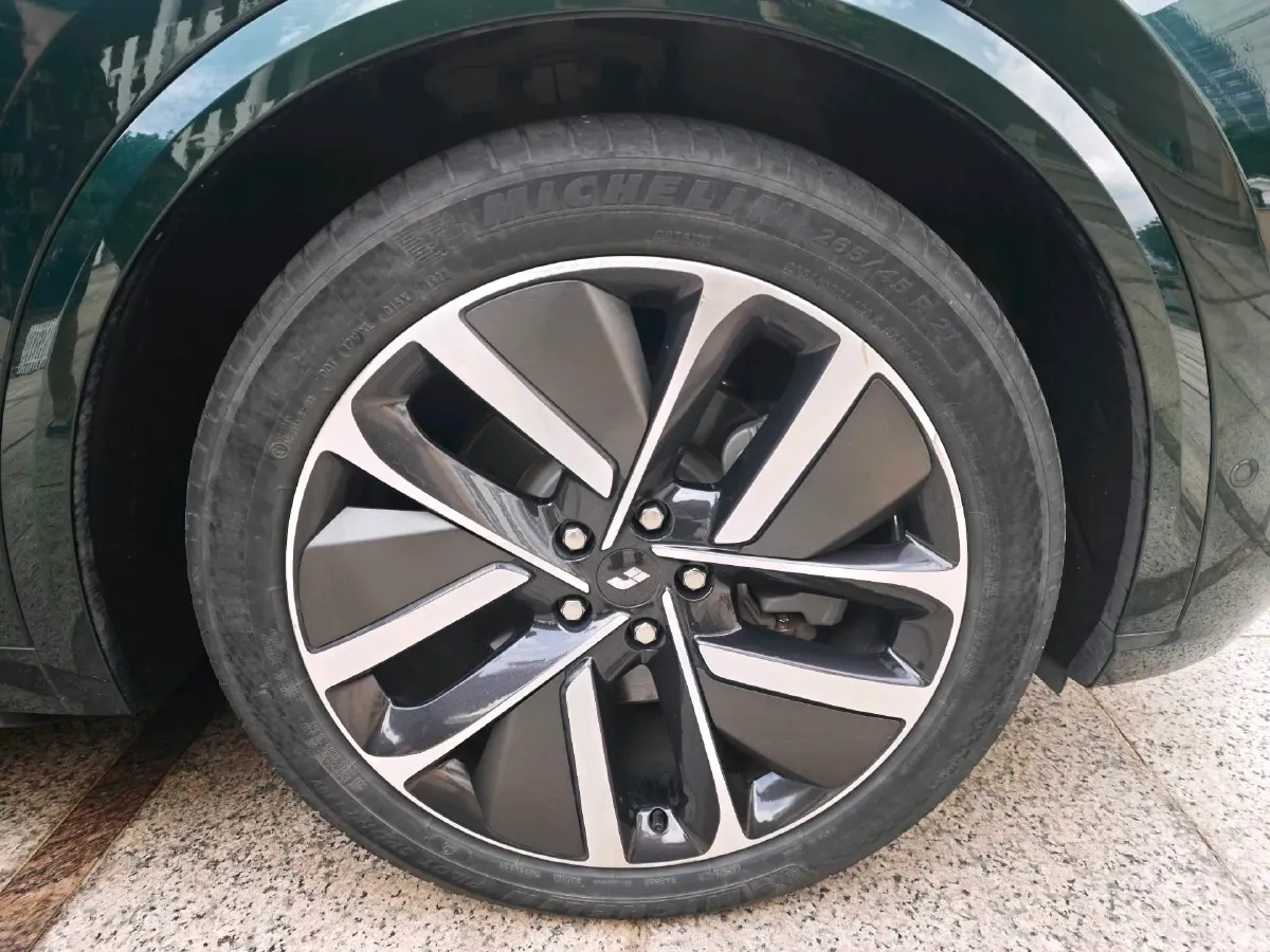 2022 Li L9 Range Extended 154HP REEV 42.6KWH,autocango,china used car exporter,china ev exporter,chinese used car exporter,chinese used ev exporter