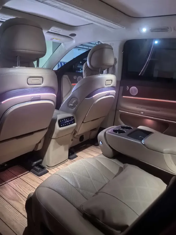 2024 AITO AITO M9 1.5T 152HP L4 REEV 42KWH,autocango,china used car exporter,china ev exporter,chinese used car exporter,chinese used ev exporter