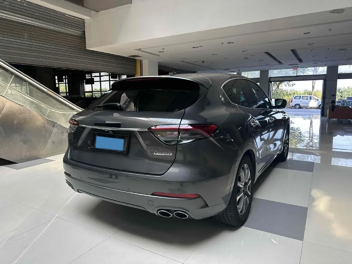 2022 Maserati Levante 2.0T 330HP L4 8AT,autocango,china used car exporter,china ev exporter,chinese used car exporter,chinese used ev exporter