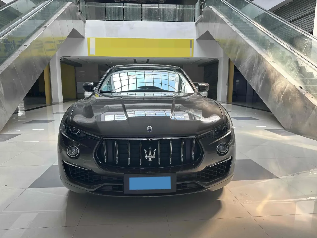 2022 Maserati Levante 2.0T 330HP L4 8AT,autocango,china used car exporter,china ev exporter,chinese used car exporter,chinese used ev exporter