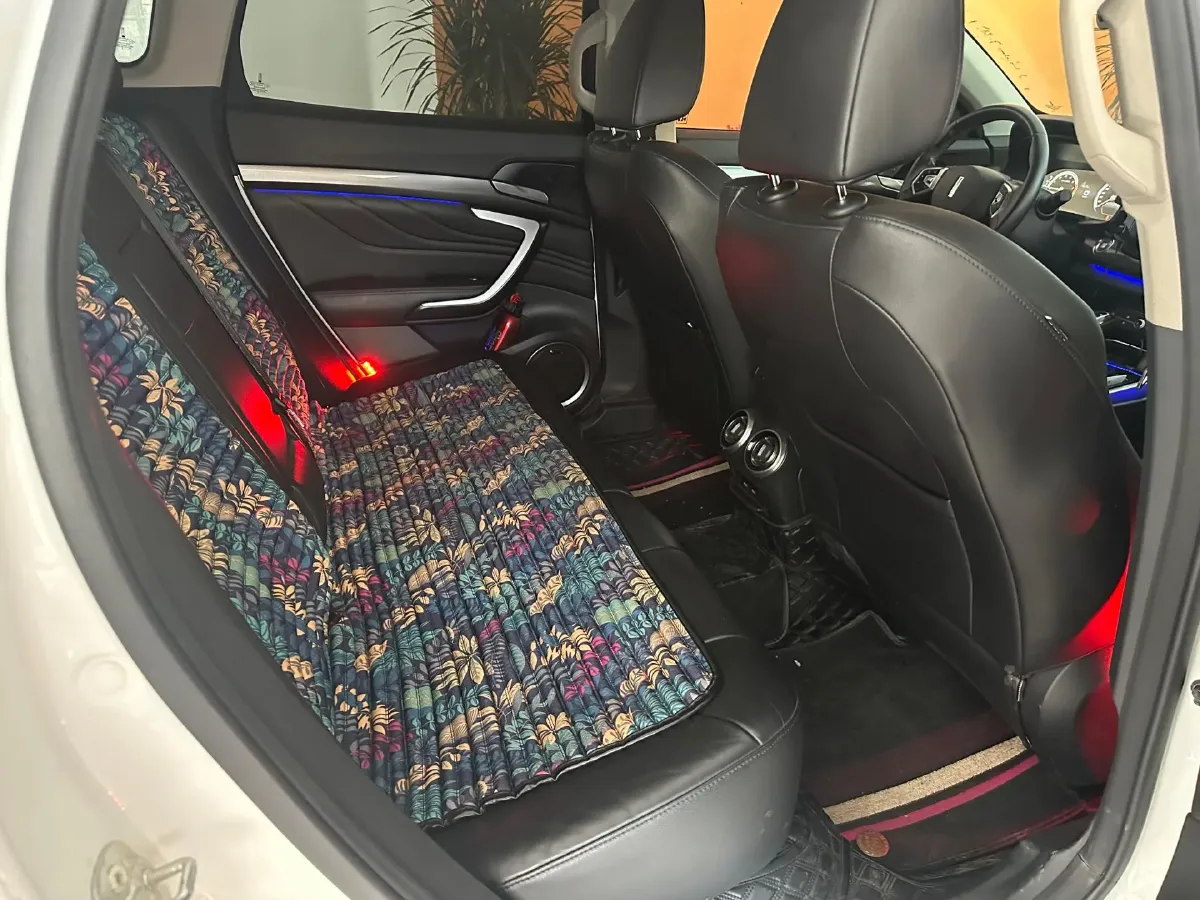 2017 WEY VV7 2.0T 234HP L4 7DCT,autocango,china used car exporter,china ev exporter,chinese used car exporter,chinese used ev exporter