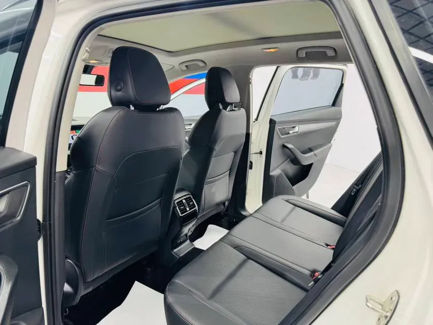 2023 Skoda Karoq 1.4T 150HP L4 7DCT,autocango,china used car exporter,china ev exporter,chinese used car exporter,chinese used ev exporter