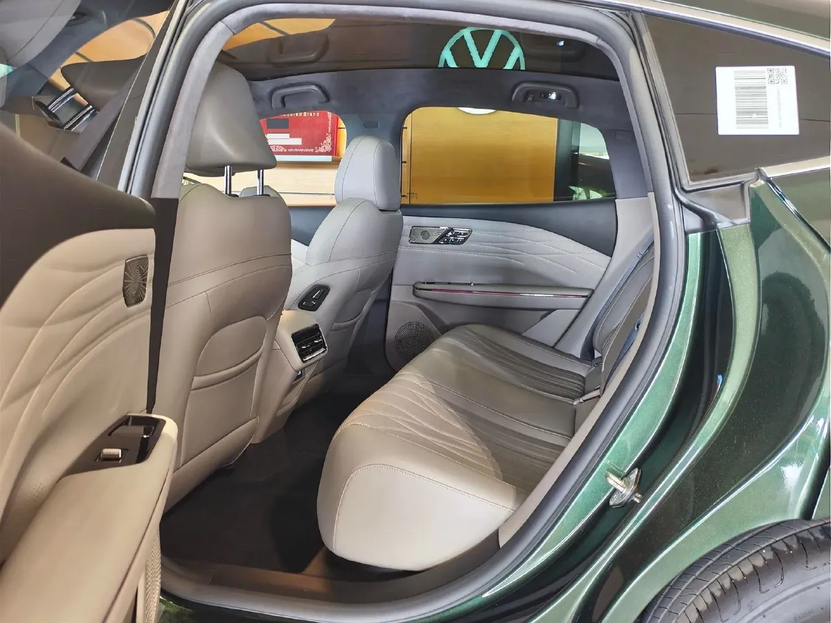 2025 Geely Galaxy Starshine 8 1.5T 163HP L4 3DHT PHEV 27.69KWH,autocango,china used car exporter,china ev exporter,chinese used car exporter,chinese used ev exporter