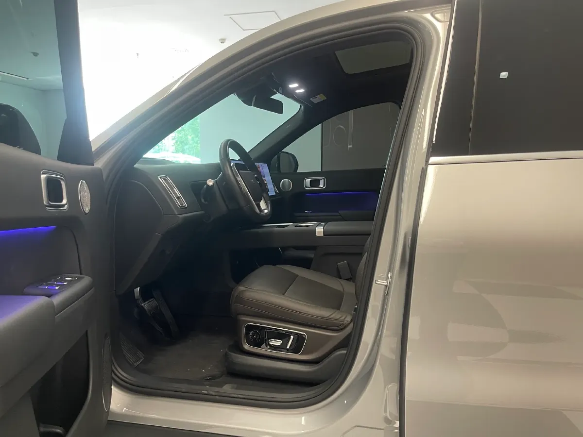 2022 Li L9 Range Extended 154HP REEV 42.6KWH,autocango,china used car exporter,china ev exporter,chinese used car exporter,chinese used ev exporter