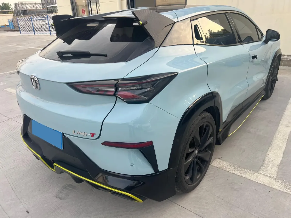 2022 ChangAn UNI-T 2.0T 233HP L4 8AT,autocango,china used car exporter,china ev exporter,chinese used car exporter,chinese used ev exporter