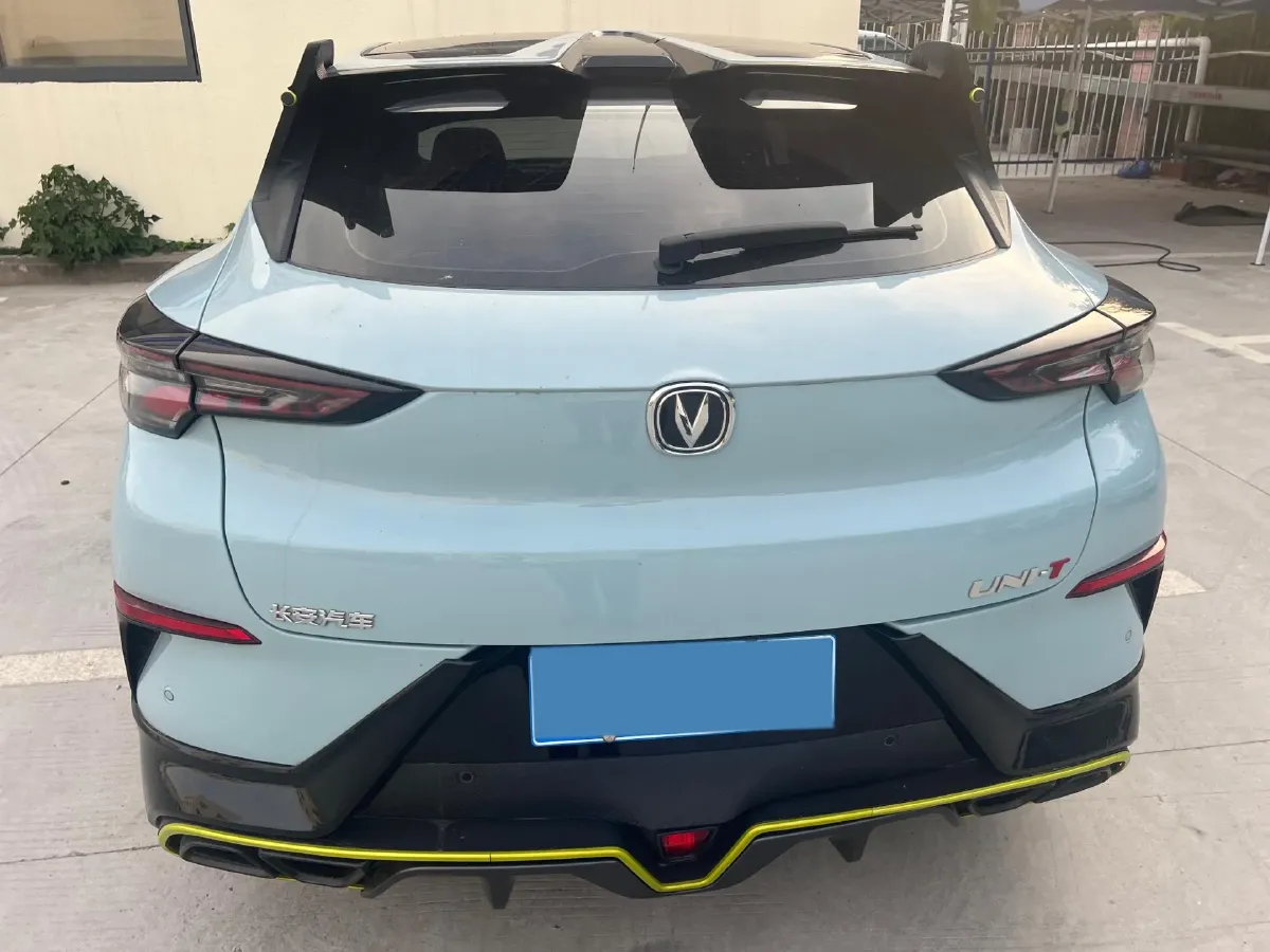 2022 ChangAn UNI-T 2.0T 233HP L4 8AT,autocango,china used car exporter,china ev exporter,chinese used car exporter,chinese used ev exporter