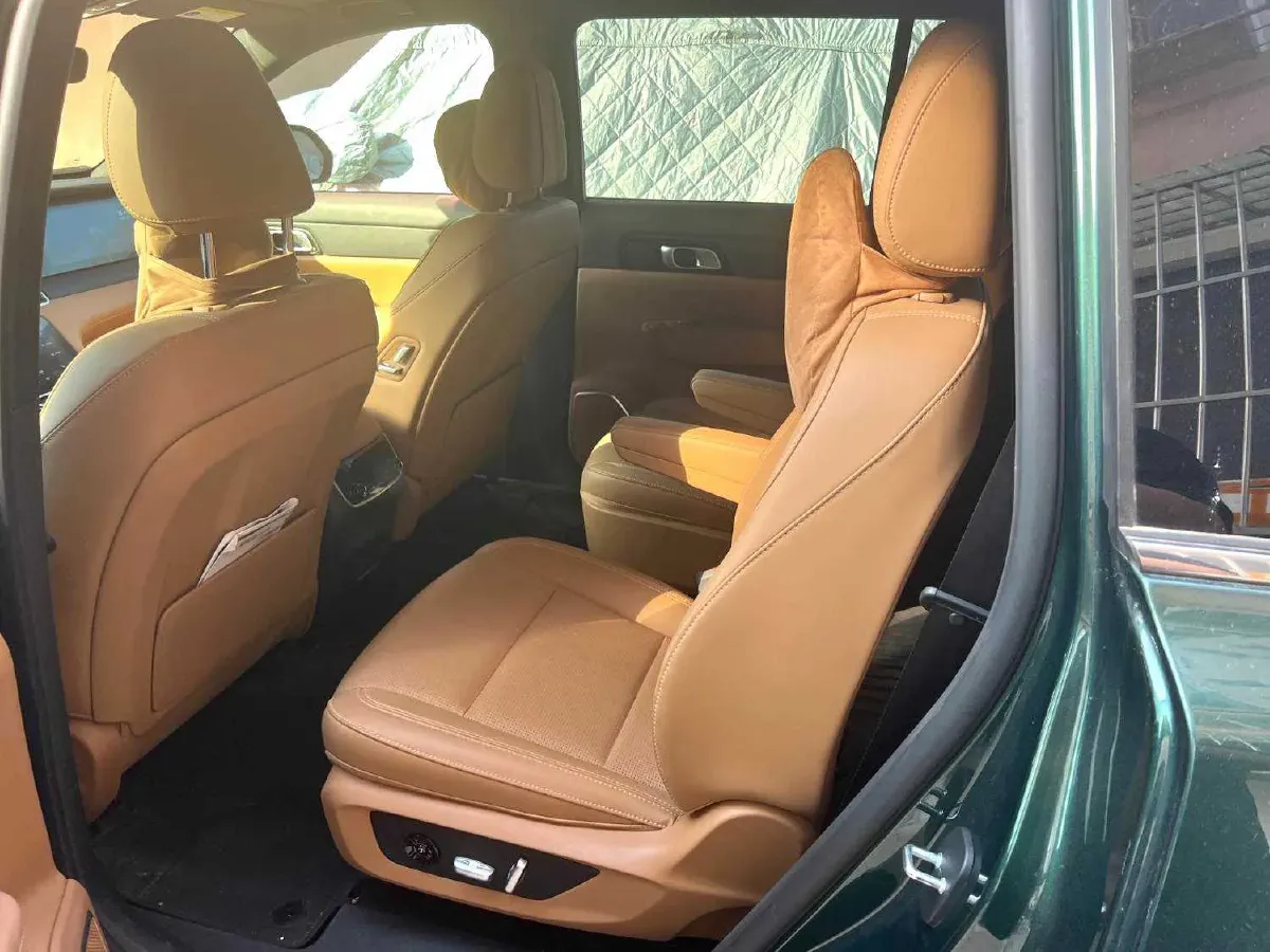 2021 Li ONE Range Extended 131HP REEV 40.5KWH,autocango,china used car exporter,china ev exporter,chinese used car exporter,chinese used ev exporter