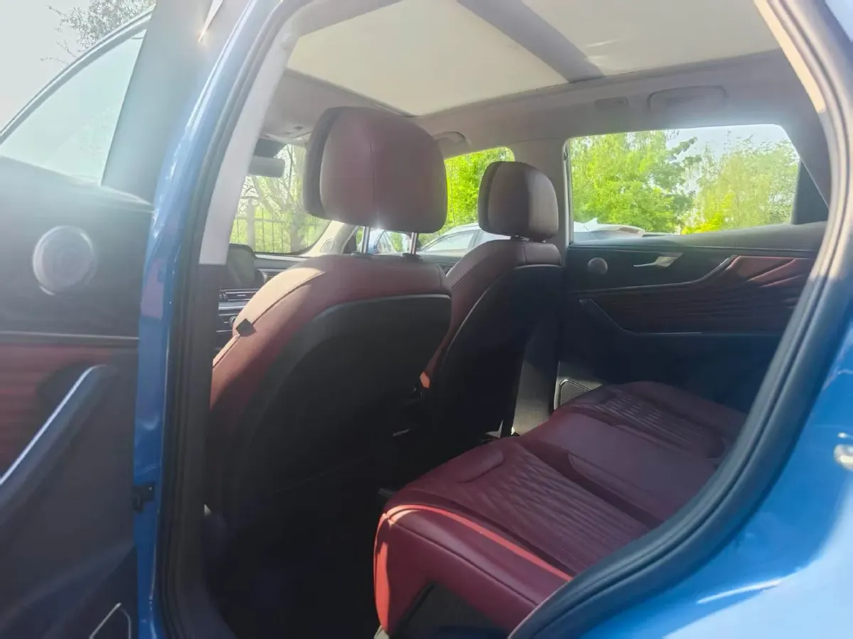 2023 HongQi HS5 2.0T 252HP L4 8AT,autocango,china used car exporter,china ev exporter,chinese used car exporter,chinese used ev exporter