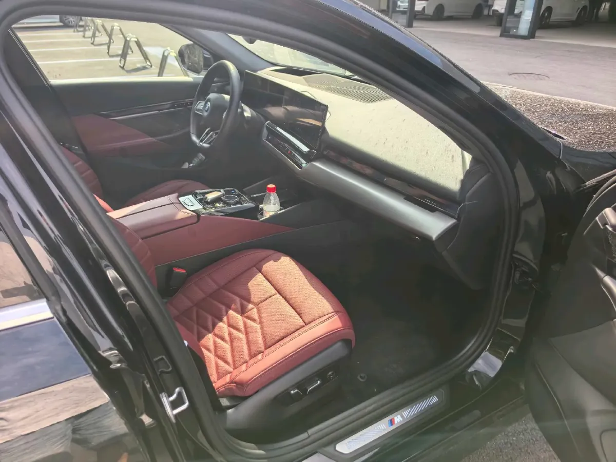2025 BMW i5 BEV 96.96KWH,autocango,china used car exporter,china ev exporter,chinese used car exporter,chinese used ev exporter