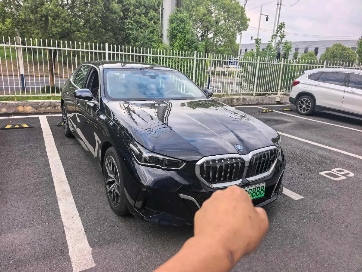 2025 BMW i5 BEV 96.96KWH,autocango,china used car exporter,china ev exporter,chinese used car exporter,chinese used ev exporter