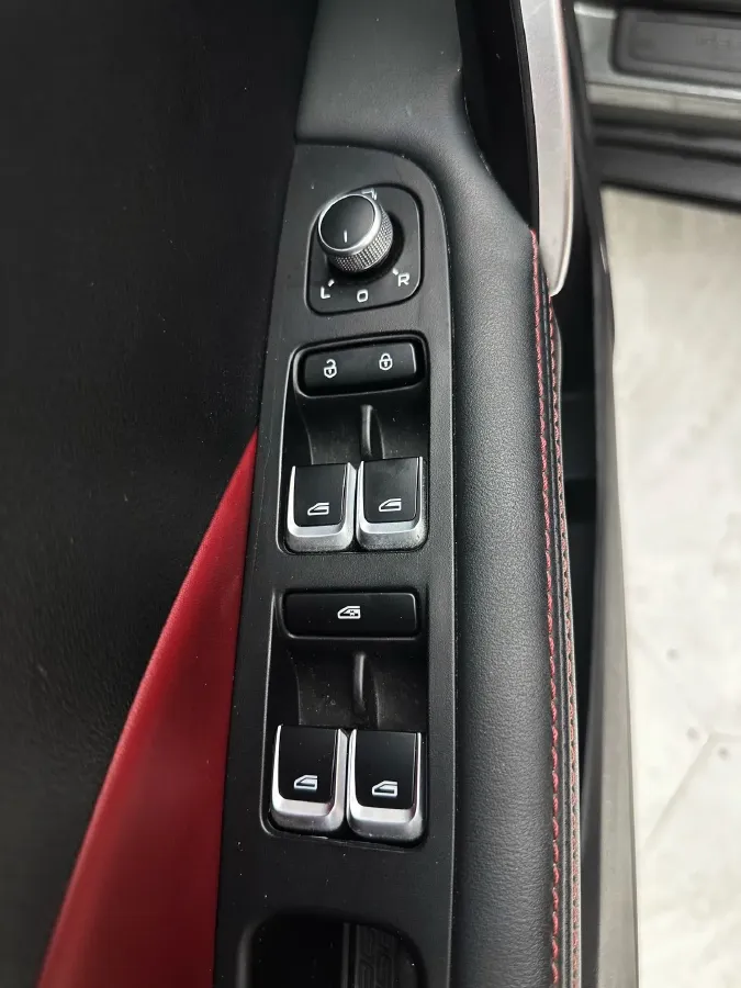 2021 Geely Coolray 1.4T 141HP L4 6DCT,autocango,china used car exporter,china ev exporter,chinese used car exporter,chinese used ev exporter