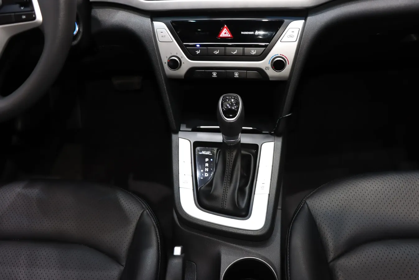 2016 Hyundai Elantra 1.6L 130HP L4 6AT,autocango,china used car exporter,china ev exporter,chinese used car exporter,chinese used ev exporter