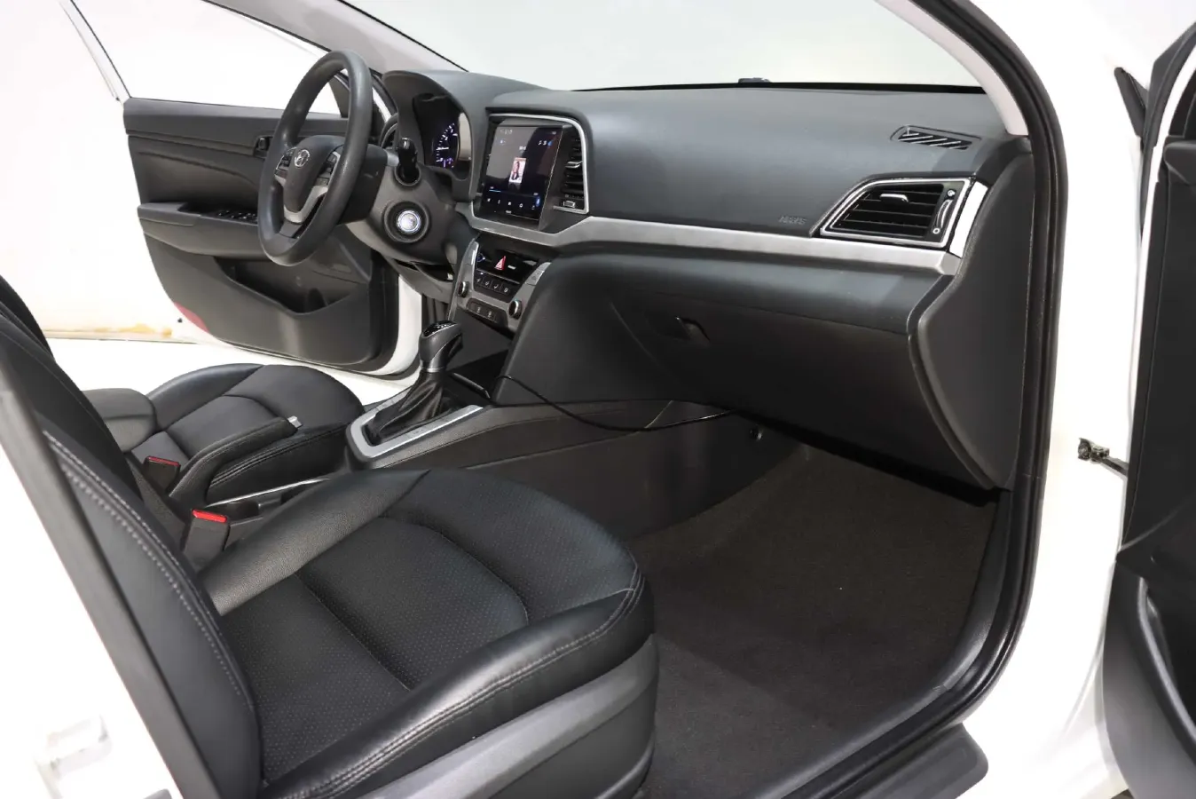 2016 Hyundai Elantra 1.6L 130HP L4 6AT,autocango,china used car exporter,china ev exporter,chinese used car exporter,chinese used ev exporter