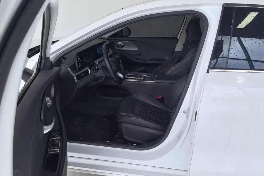 2022 Chery Arrizo 8 1.6T 197HP L4 7DCT,autocango,china used car exporter,china ev exporter,chinese used car exporter,chinese used ev exporter