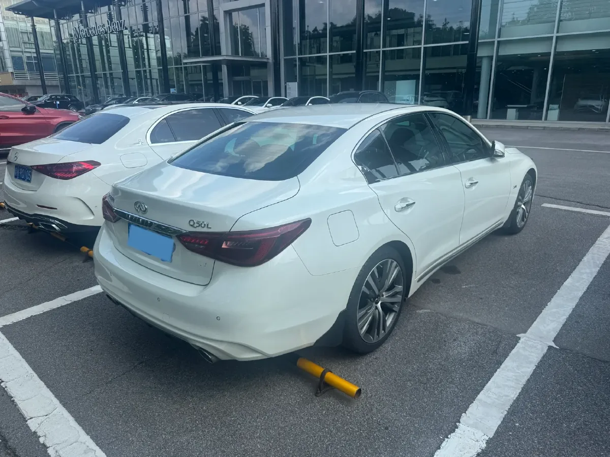 2022 Infiniti Q50L 2.0T 211HP L4 7AT,autocango,china used car exporter,china ev exporter,chinese used car exporter,chinese used ev exporter