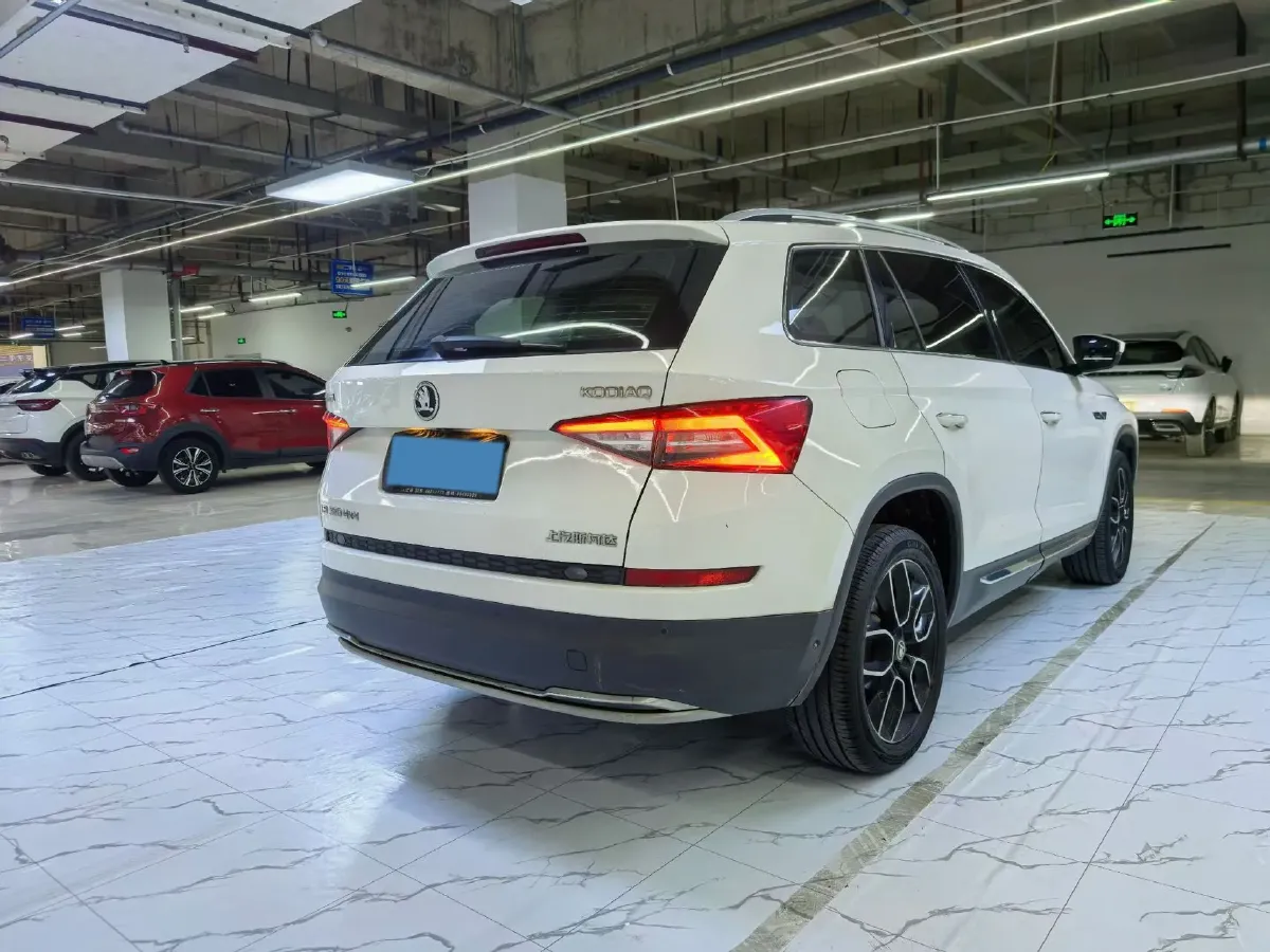 2018 Skoda Kodiak 2.0T 220HP L4 7DCT,autocango,china used car exporter,china ev exporter,chinese used car exporter,chinese used ev exporter